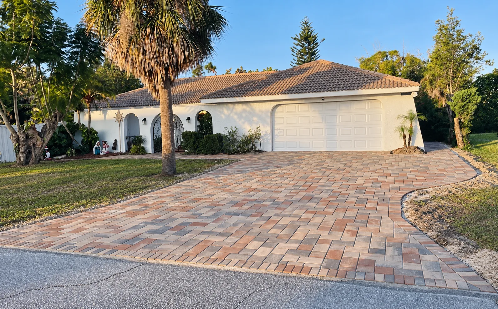 Paver driveway completed by PAZ in Port Charlotte